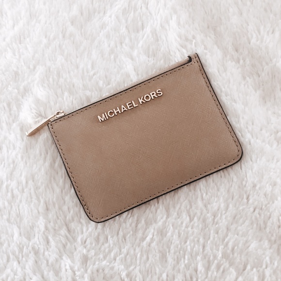Michael Kors Accessories - HP✨ Michael Kors wallet